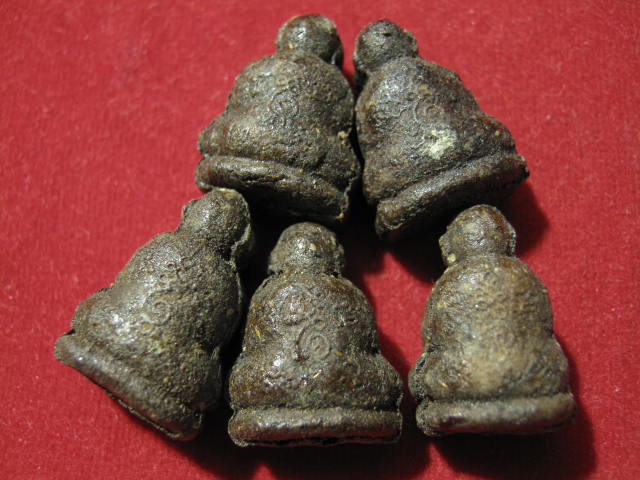 5 องค์ ปิดตาเนื้อชานหมาก มีฐา น หลวงปู่คำพัน ปี 33