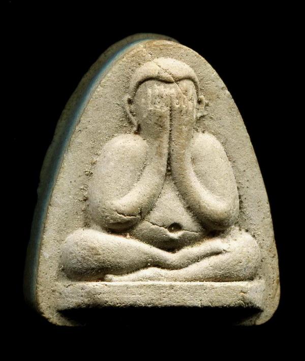 ถูกสุด สะดุดใจ...พระปิดตาหลวงปู่ทิม ออกวัดหนองกาน้ำ จ.ระยอง ปี 2515 หลังยันต์แปดนิยม สวยเดิม ผิวหิ้ง
