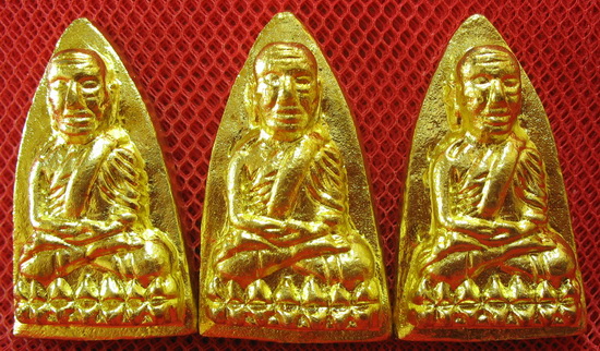 หลวงปู่ทวด พิมพ์เตารีดใหญ่ 3 องค์ เนื้อเปียกทอง วัดในหาน อ.นอง อ.ทอง อ.สุภา ร่วมปลุกเสก ปี 36