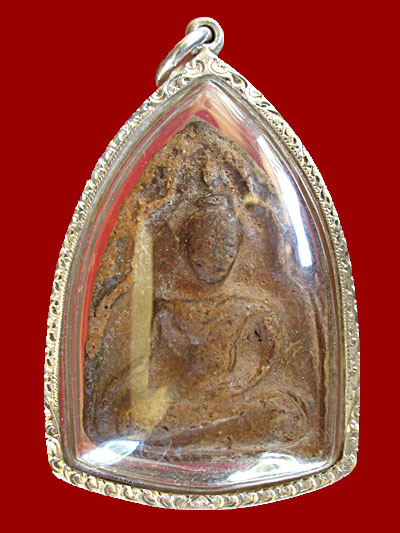 พระเนื้อดินพร้อมเลี่ยมเงิน