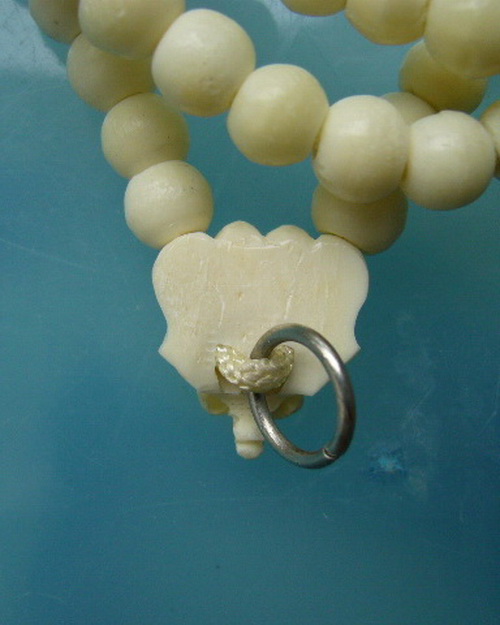 สร้อยกระดูกช้าง1ห่วงแกะเป็นรูปหัวช้าง สำหรับแขวนพระสวยๆ
