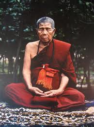เหรียญรุ่นแรก ครูบาพรหมา วัดพระบาทตากผ้า ปี 2500