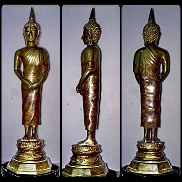 พระบูชาสมัยรัชกาล เนื้อโลหะทองเหลืองผสม ฐาน 4 นิ้ว สูง 15 นิ้ว สภาพสมบูรณ์ ดินไทยเต็ม ไม่แพงค่ะ