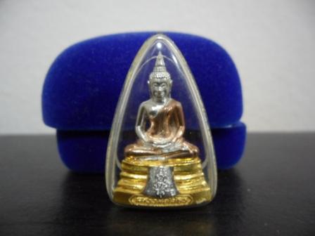 หลวงพ่อโสธรสวยๆครับ