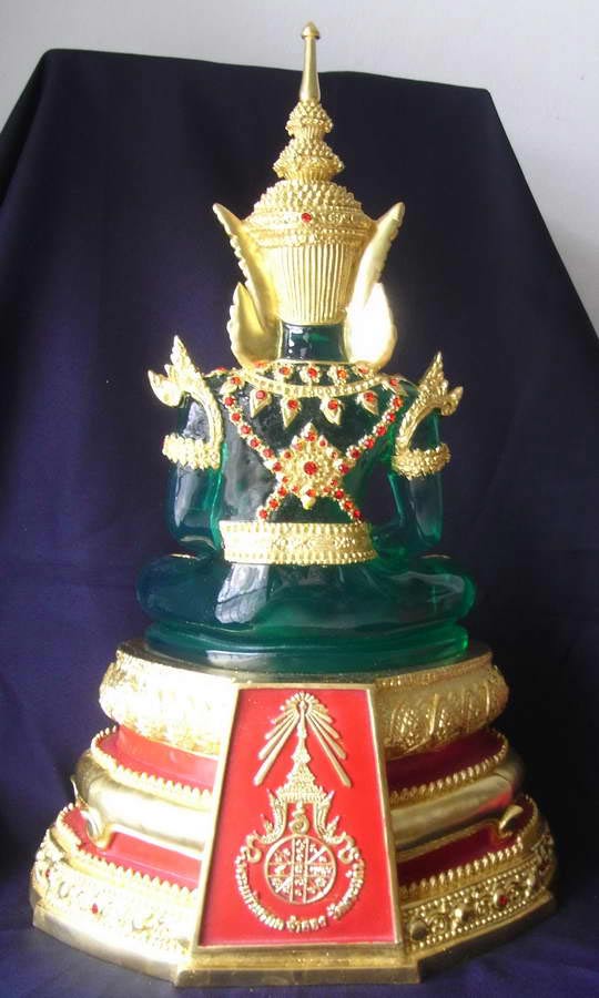 @@@@ พระแก้วมรกต ทรงเครื่องฤดูร้อน ปิดทองแท้หน้าตัก9นิ้ว สวย งามมากๆๆๆครับ ขนาดความสูง 19นิ้ว ฐานกว้