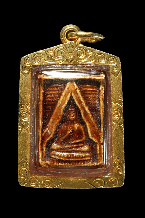 พระของขวัญวัดปากน้ำรุ่น 1 เคลือบทาเชลแล็ก เลี่ยมทองพร้อมใช้