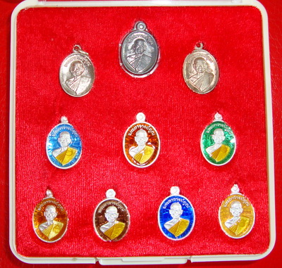 (( 7000 บาท )) ชุดกรรมการ เลข ๔๓๔ สวยกริบๆ