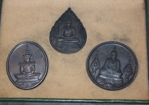 พระแก้วมรกต 3 ฤดู กล่องเดิม