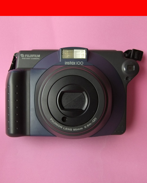 กล้องถ่ายรูป FUJI instax 100 ถ่ายรูปแบบโพลาลอยด์ เปิดเบาๆ ปิดเบาๆแล้วแต่จะใส่ราคา++