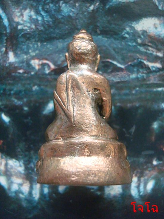 ๕๕๕//.....พระกริ่งรุ่นแรกหลวงพ่ออุดม..วัดพิชัยสงคราม..อยุธยา....//๕๕๕