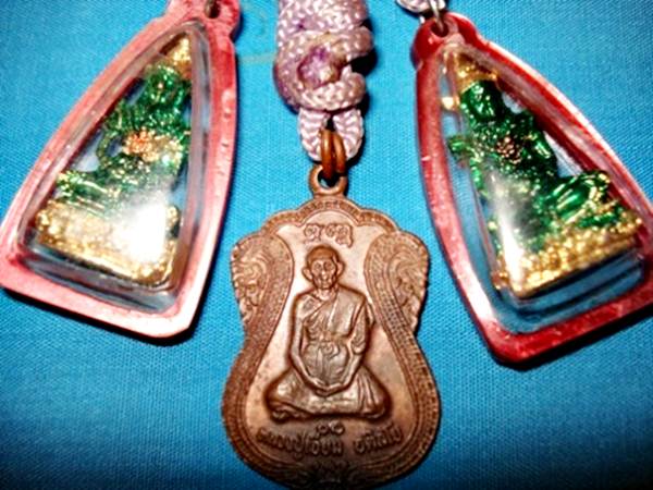 ตะกรุดหลวงปู่เจียม ปี 2530 อ.สังขะ จ.สุรินทร์ (ตะกรุดคู่+พระแก้วมรกต)