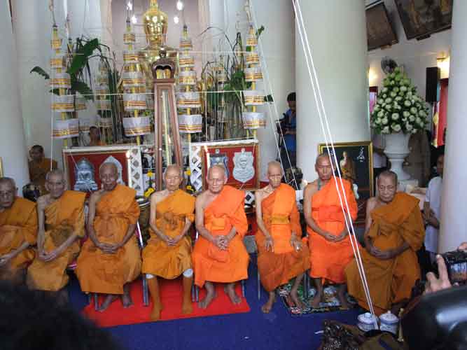 เหรียญรวยมหาลาภ เสาร์๕ ปี ๒๕๔๐ หลวงพ่อรวย วัดตะโก อ.ท่าเรือ อยุธยาครับ