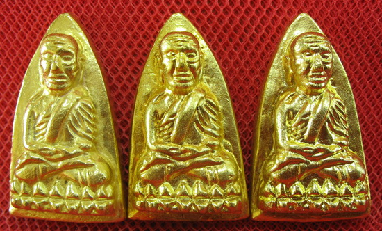หลวงปู่ทวด พิมพ์เตารีดใหญ่ 3 องค์ เนื้อเปียกทอง วัดในหาน อ.นอง อ.ทอง อ.สุภา ร่วมปลุกเสก ปี 36