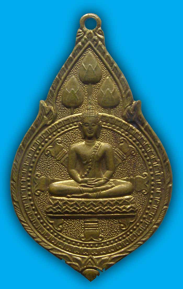 @...พระพุทธสิหิงค์ ดอกบัวบน หลังองค์พระปฐมเจดีย์ กะหลั่ยเดิม ปี 2517...@