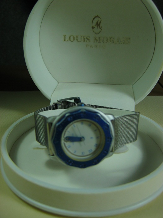 นาฬิกาข้อมือสุภาพสตรี LOUIS MORAIS (หลุยส์ มอเรส์)แท้ มือสองสภาพดี สายสแตนเลสแท้ พร้อมกล่องเดิมๆ
