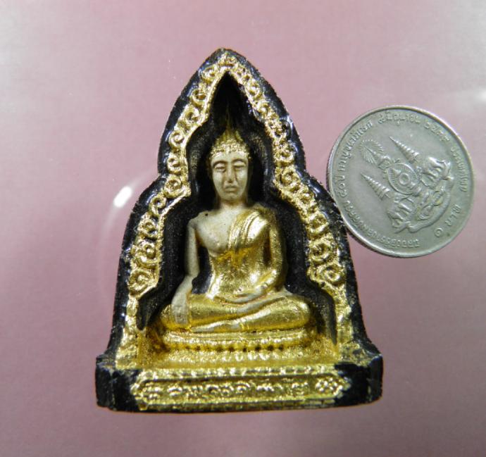 พระพุทธทรงเครื่องลงรักปิดทองพิมพ์  สุโขทัย  พิธีปลุกเสก ในพิธีวัดชิโนรส พ.ศ.๒๕๑๒ มีพระเกจิดังๆ ร่วมพ