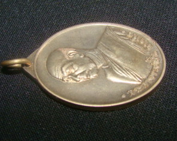 เหรียญพระอาจารย์ฝั้น อาจาโร รุ่นลานโพธิ์ สร้างถวาย ปี ๔๗ เคาะเดียว