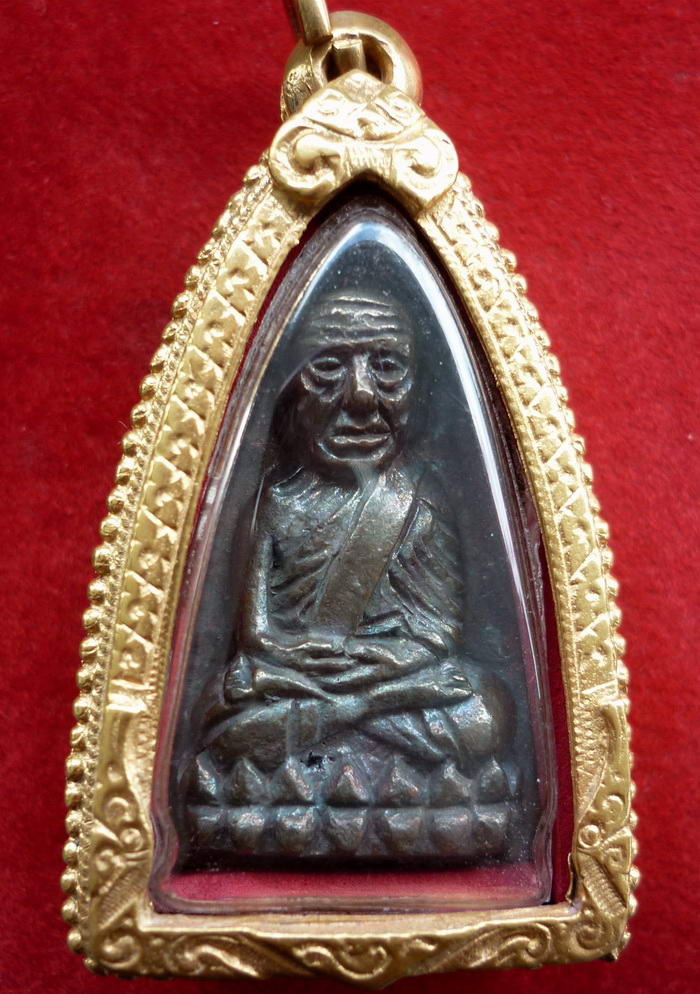 หลวงปู่ทวดหลังเตารีด วัดช้างให้ รุ่นสร้างโรงพยาบาลโคกโพธิ์ ปี ๒๕๓๙