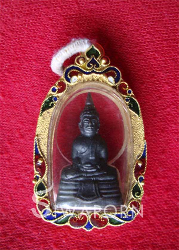 หลวงพ่อโสธร พิมพ์ใหญ่ (หน้ายักษ์ หัวโตหลังแตก นิยมสุด) ปี 2508 พร้อมกรอบทองคำลงยาอย่างดี