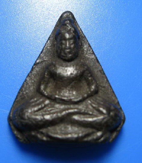 หลวงพ่อลี เนื้อดิน พิมพ์ห้าเหลี่ยม หลังยันต์ดวง