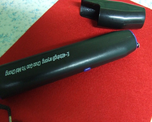 เครื่องช๊อตไฟฟ้า แบบกระบอง รุ่น jsj403 ไฟแรง พร้อมไฟฉาย