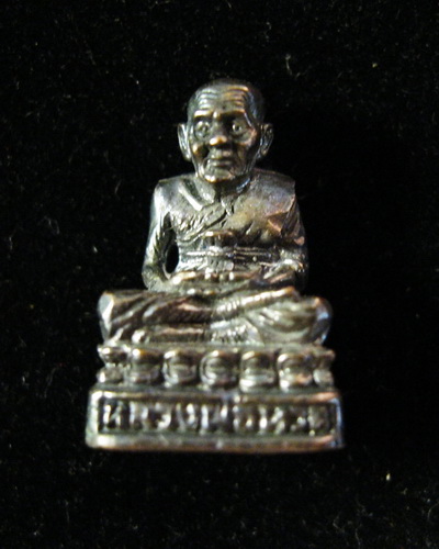 หลวงปู่ทวด ลอยองค์บรรจุกริ่ง วัดช้างให้ 