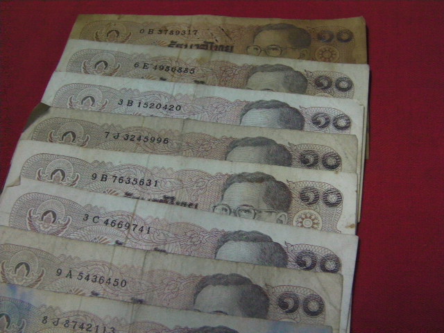 แบงค์ 10 บาท 15 ใบครับ เคาะเดียวแดงครับ