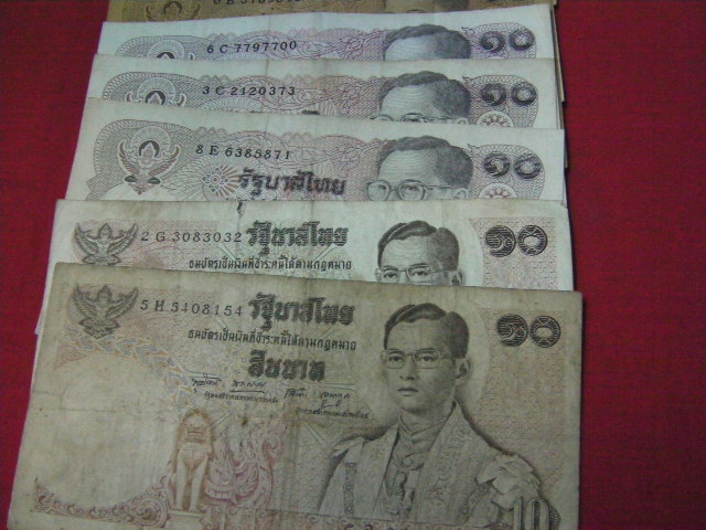 แบงค์ 10 บาท 15 ใบครับ เคาะเดียวแดงครับ