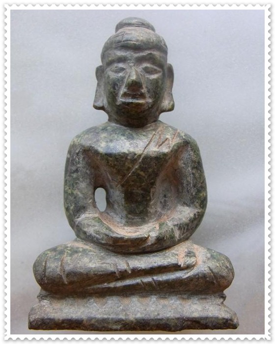 พระพุทธหินแกะ