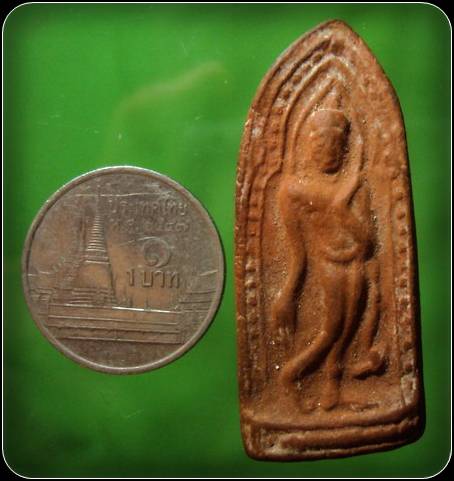 พระลีลา ข้างเม็ด เนื้อดิน