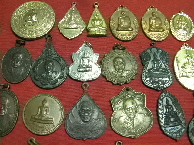 พระเหมามาใหม่ 66 เหรียญครับ
