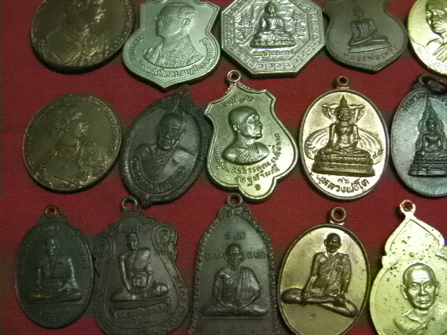 พระเหมามาใหม่ 50 เหรียญครับ