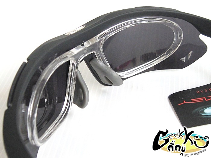 Oakley .....สุดคุ้ม ...ชุดใหญ่........แว่นกันแดด ค ุณ ภาพเยี่ยม........ทรงสวย เคาะเดียว