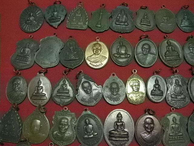 พระเหมามาใหม่ 105 เหรียญครับ 