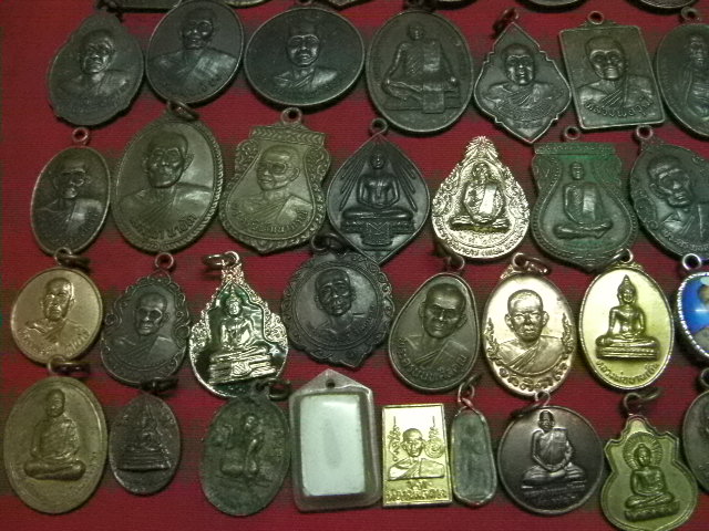 พระเหมามาใหม่ 105 เหรียญครับ 