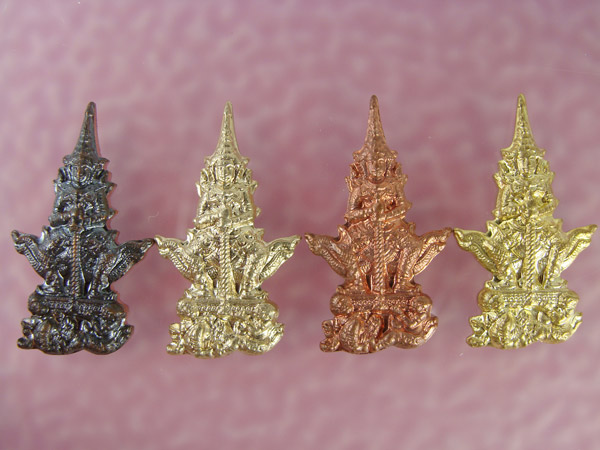 หลวงปู่กาหลง ปรกท้าวเวสสุวรรณ พิมพ์หน้าเทพ ๔ เนื้อ (((เคาะเดียวครับ)))