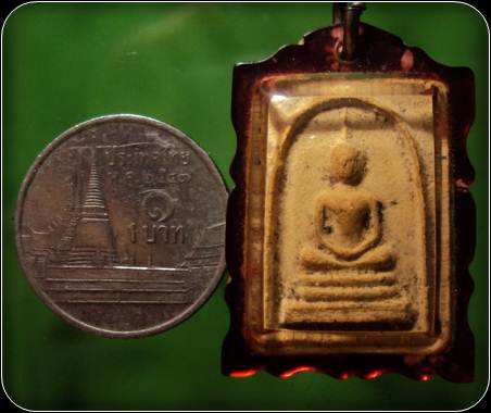 พระสมเด็จ เนื้อผง เลี่ยมพร้อมใช้