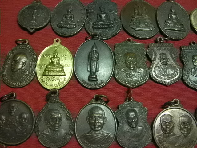 พระเหมามาใหม่ 63 องค์ครับ