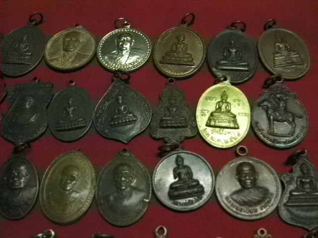 พระเหมามาใหม่ 63 องค์ครับ