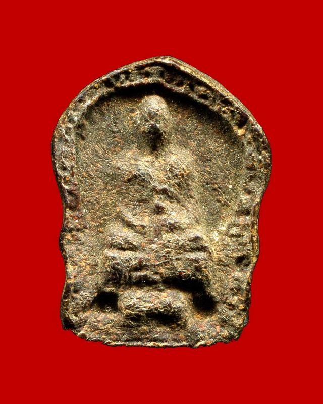 ถูกสุด สะดุดใจ...รูปเหมือนซุ้มระฆังพระเกจิอาจารย์ ไม่ทราบที่ เนื้อว่าน ขนาด 1.5 * 2.5 ซม.