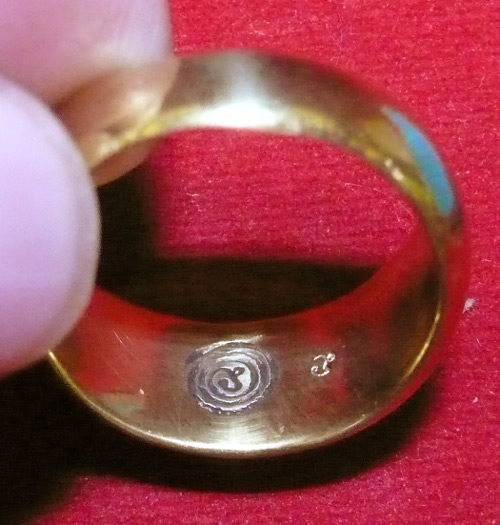 แหวนปลอกมีด หลวงตาม้า อธิษฐานขอพรหลวงปู่ทวด-หลวงปู่ดู่ลงเสก มีจารรอบสวยมากครับ