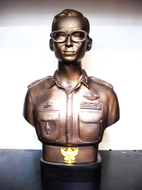 พระบรมรูปหล่อในหลวง ร.9 กรมราชองครักษ์ จัดสร้าง รุ่น 2 ปี 39