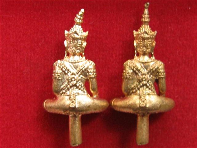 พระยอดธงรุ่นเจริญราชหลวงปู่แผ้ว2องค์เคาะเดียวเบาๆๆ