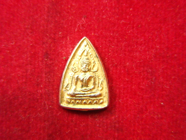 "จ่าสันต์" แดงเคาะเดียว/พระพุทธชินราช หลังยันต์  ขนาดเล็กกะทัดรัด