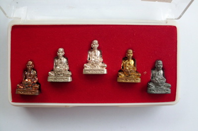 รูปเหมือนยันต์ครู ล.ป.คำบุ รุ่นเสาร์๕ ปี53 ชุดกรรมการ หมายเลข39 1 ชุด (เคาะเดียว)