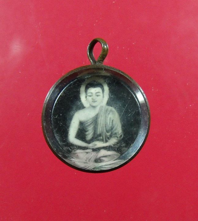 ดวงตาพระพุทธเจ้าหลวงพ่อผินะ วัดสนมลาว