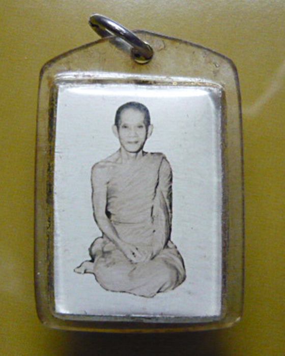 +++ภาพ ท่านเจ้าคุณนร พร้อมจีวร ตัวจริง+++
