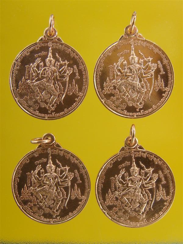 4 เหรียญเคาะเดียว ...........เหรียญนารายณ์สิบกรมหาปราบ .............ท่านพระอาจารย์ติ๋ว วัดมณีชลขัณฑ์