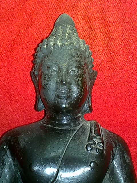 พระบูชา หน้าตัก 4.5 นิ้ว สูง 8 นิ้ว ไม่ทราบที่ ตามรูปครับ