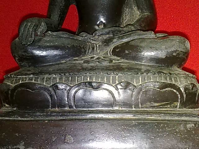 พระบูชา หน้าตัก 4.5 นิ้ว สูง 8 นิ้ว ไม่ทราบที่ ตามรูปครับ